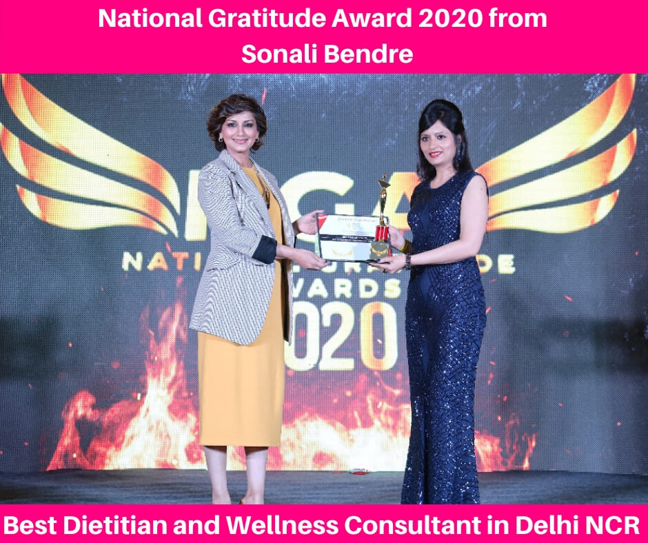 Dietician Arti Kalra with Trophy